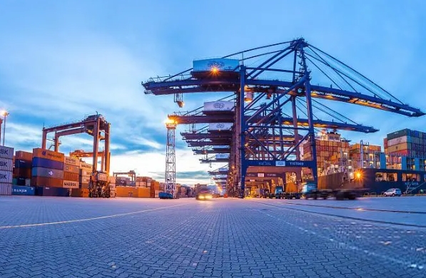 随着物流行业的快速发展,青岛海运拼箱公司的未来充满了无限可能