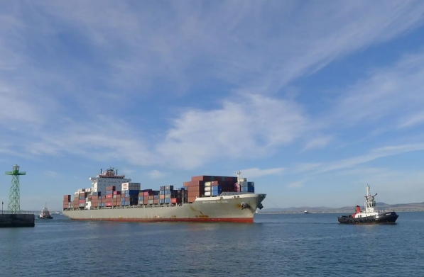 深圳港口作为中国非常繁忙的港口之一，其货代业务也得到了蓬勃发展