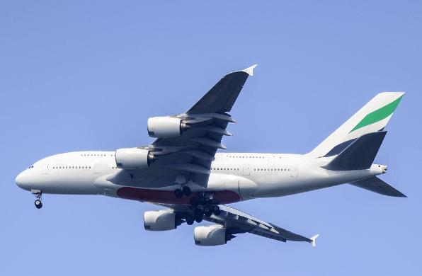 英国空运价格的变动受到了哪些因素的影响？