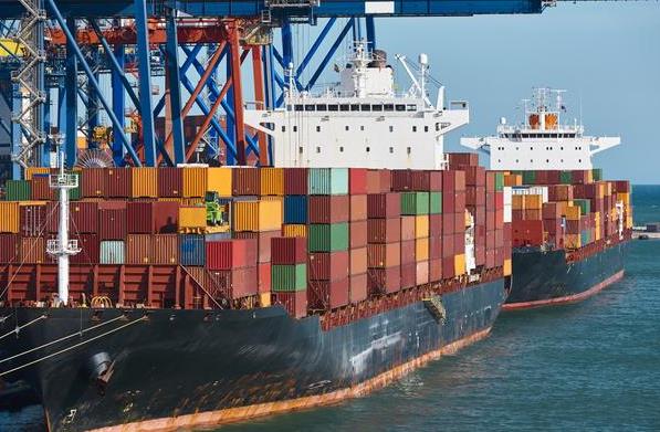 意大利是地中海沿岸非常重要的国家之一，拥有得天独厚的海运优势