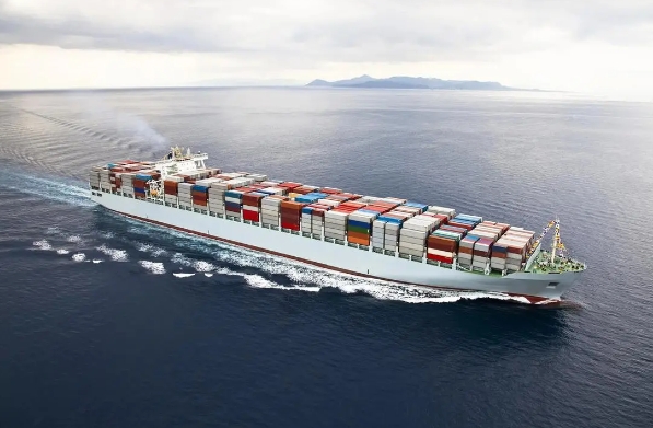 从原材料的采购到成品的销售,国际物流运输贯穿了整个供应链