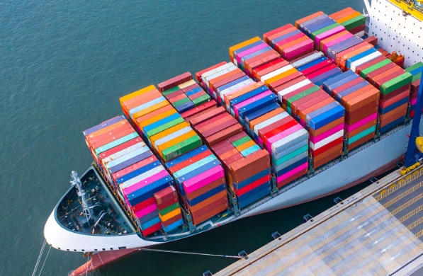 美国专线的完善关乎两国经济的繁荣，是推动全球物流进步的关键力量