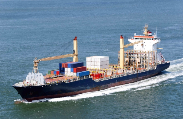 美国国际物流支撑了美国的经济运作，还深刻影响了全球供应链的发展